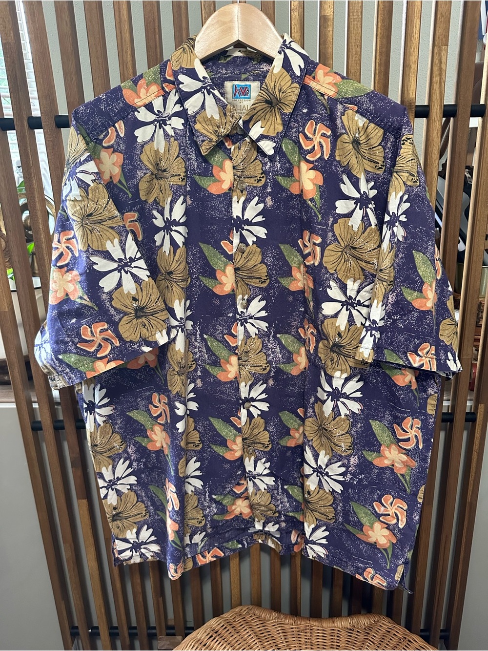 Kahala Hawaiian Aloha Shirt XL Blue Purple Hibiscus Tropical Floral Button Up